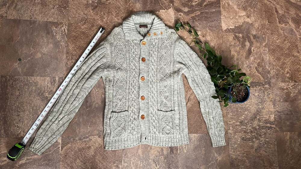 Vintage Horizon Gray Cable Knit Cardigan Sweater with Wood Buttons